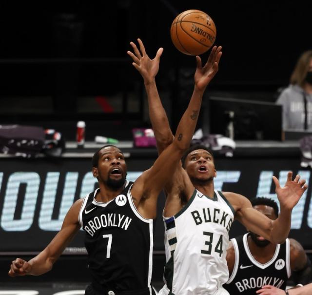 hth平台-雄鹿篮网明日激战 双方内线布阵将成关键胜负手